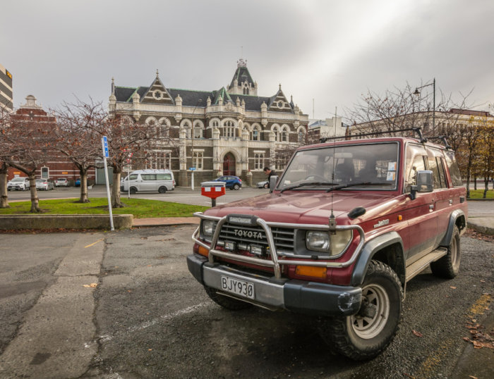 How Wide Is A Land Cruiser 80?