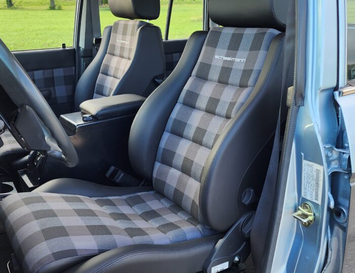 1989 FJ62 Land Cruiser Scheel-Mann buffalo-check front seats