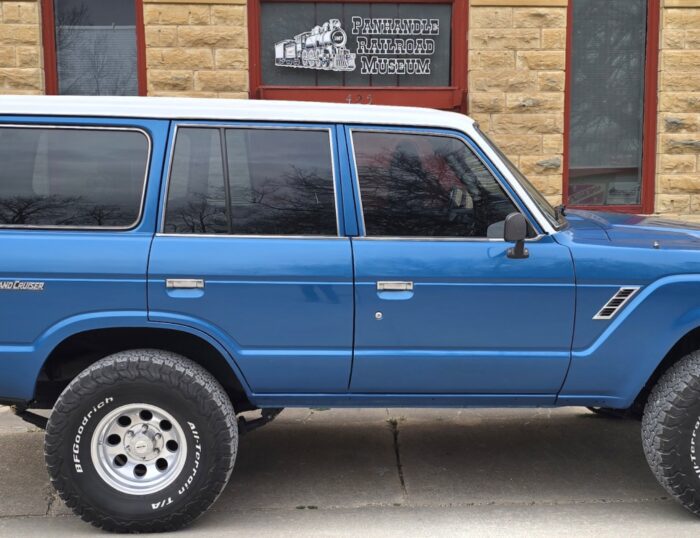 1984 Toyota Land Cruiser FJ60 blue and white two tone paint