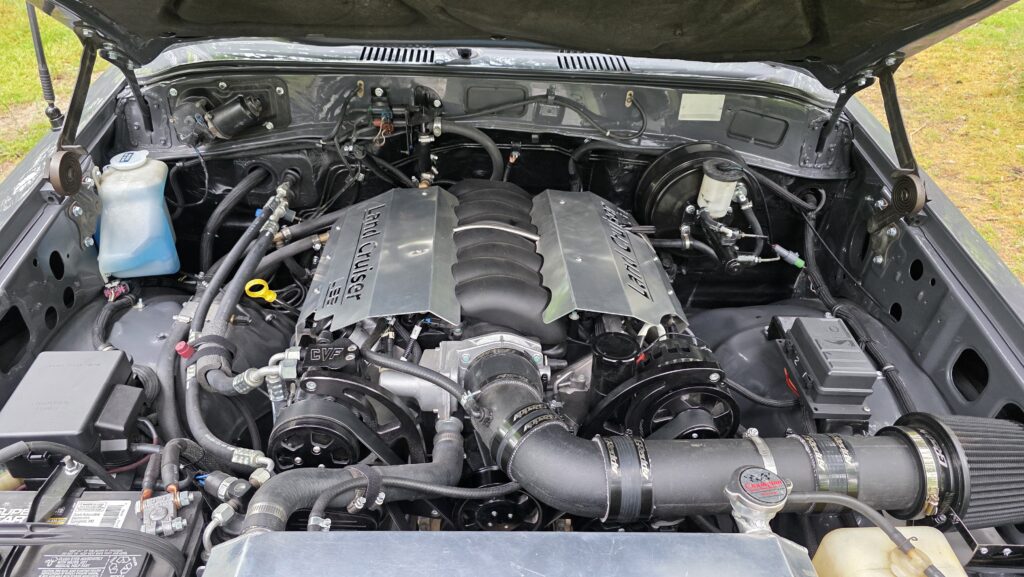 Chevy 6.2 V8 LS conversion in a restored Toyota Land Cruiser FJ60