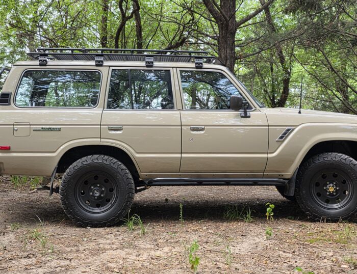 1988-toyota-land-cruiser-fj62-desert-tan.jpg